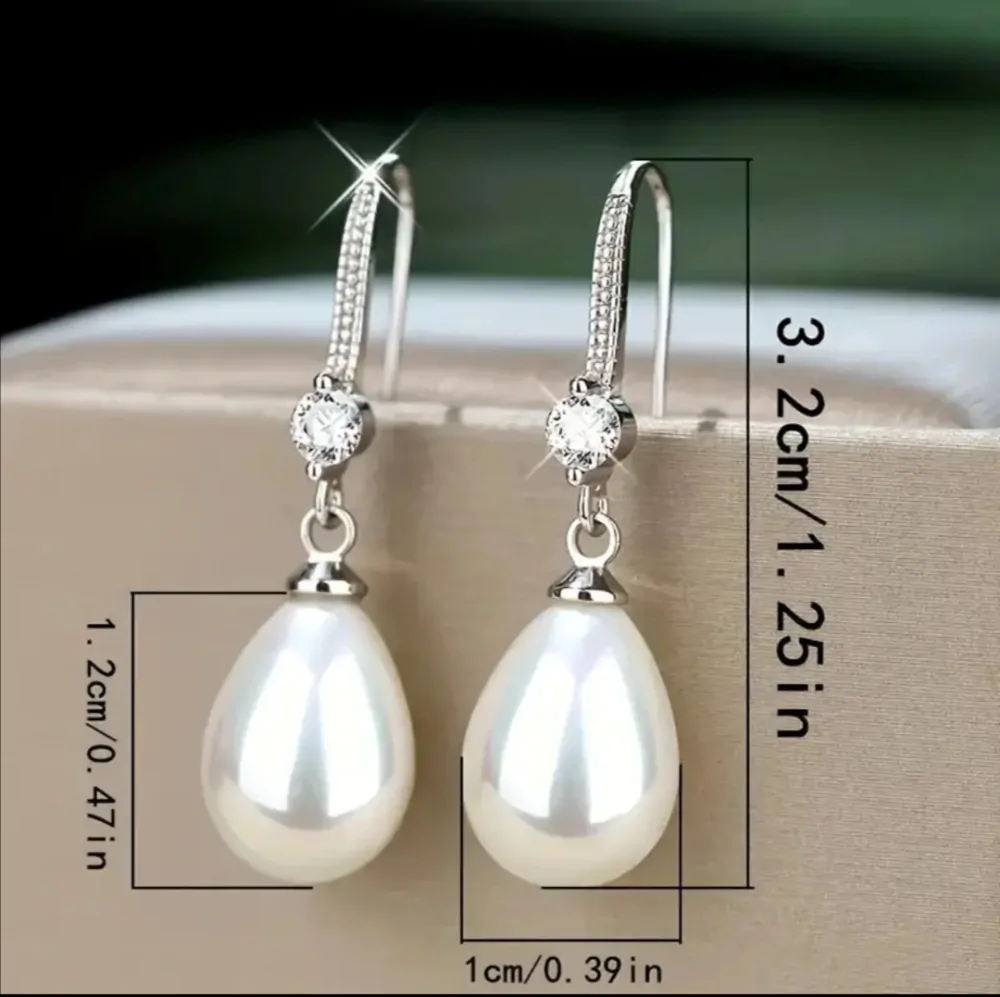 Krásné dámské náušnice s perličkami ve dvou barevných variantách 