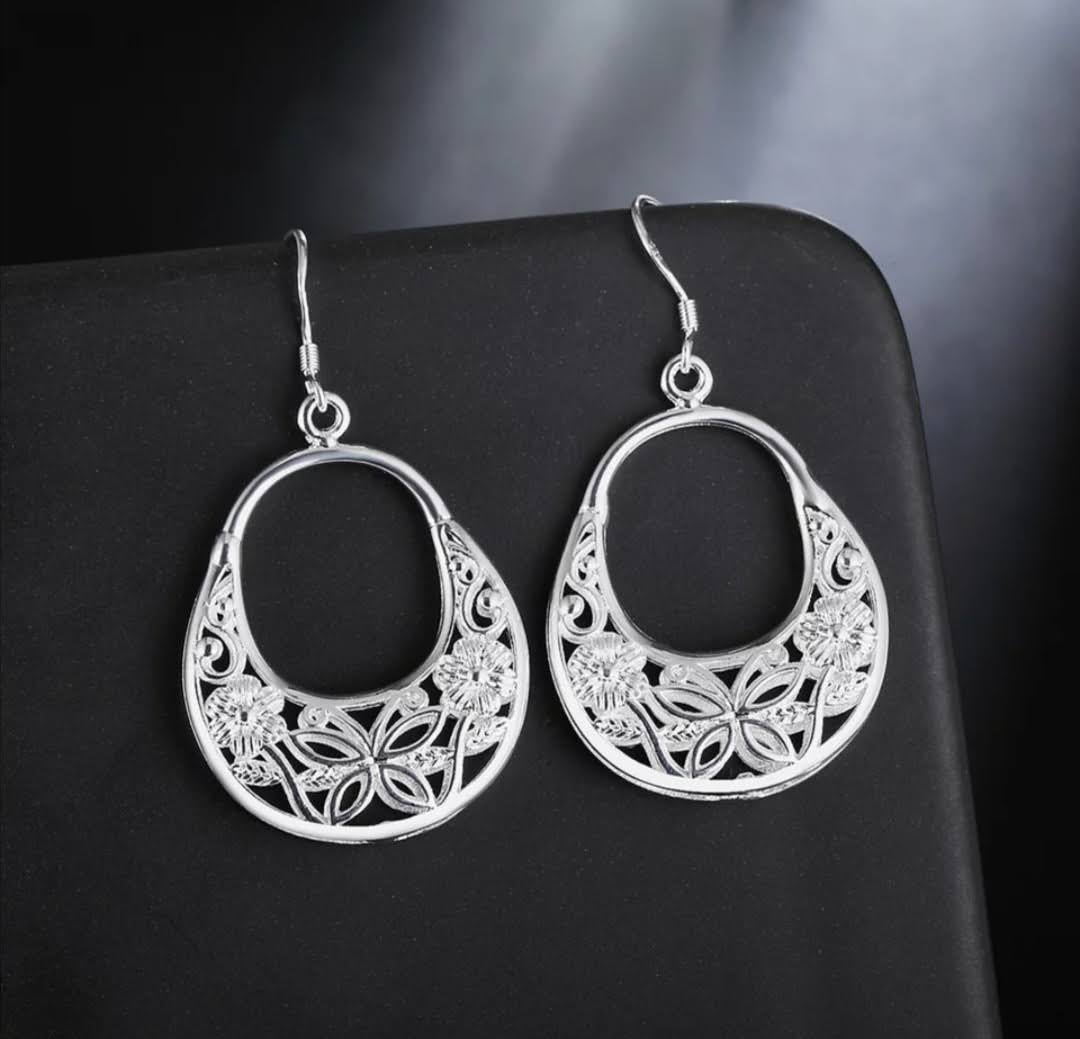 Nádherně zdobené visací náušnice 3,5x3 cm