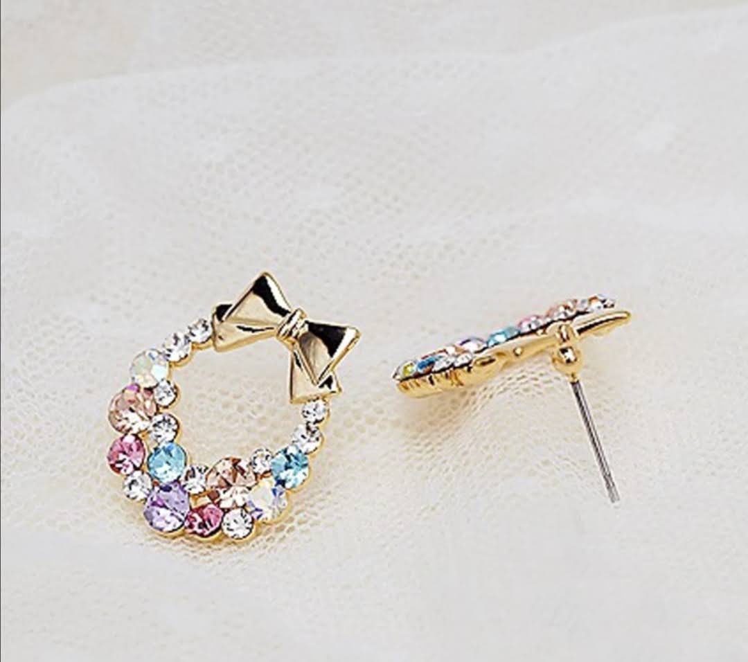 Jemné náušnice s mašličkou a krystaly