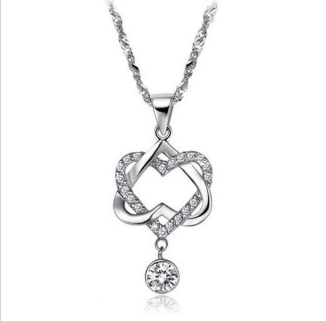 Řetízek s přívěskem spojená srdce