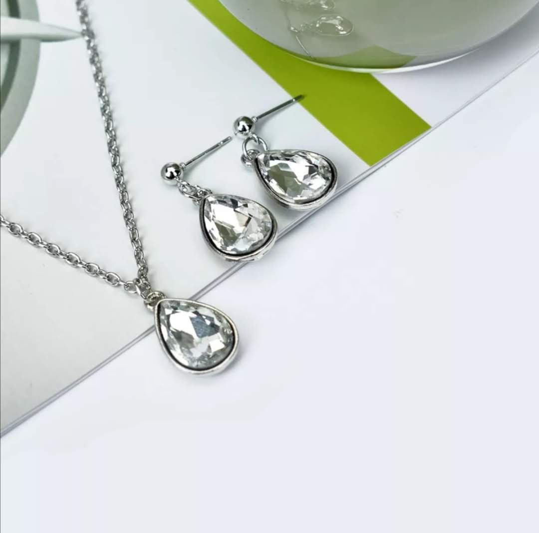 Jemná sada šperků s barevnými krystaly - 5 variant 