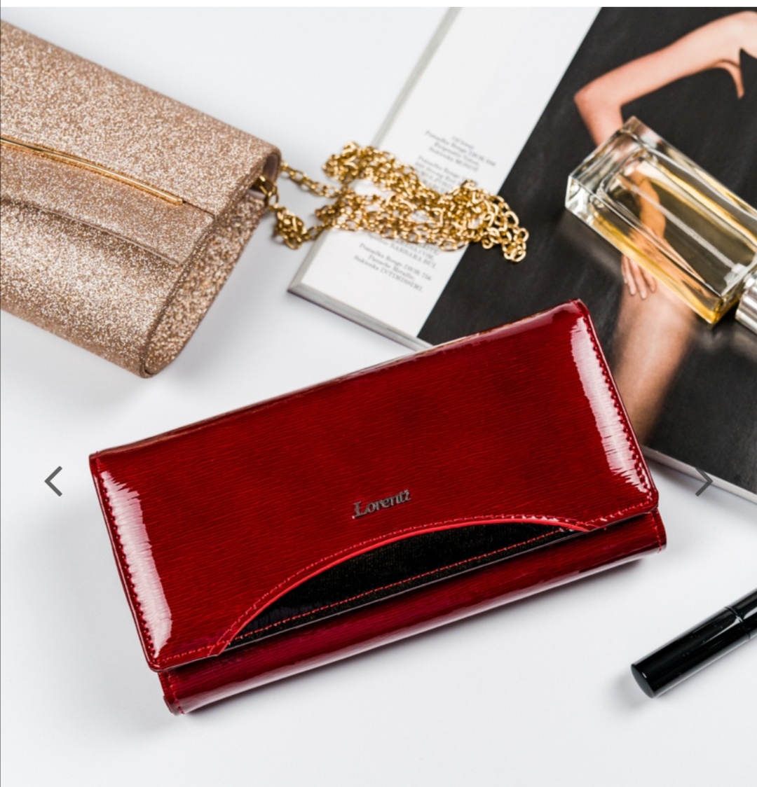 Velká dámská kožená lakovaná peněženka se zajímavou černou vsadkou Lorenti 
