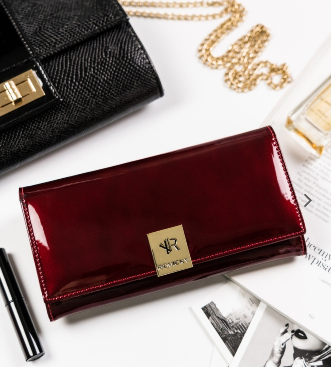 Prostorná dámská kožená lakovaná peněženka Rovicky vínová 