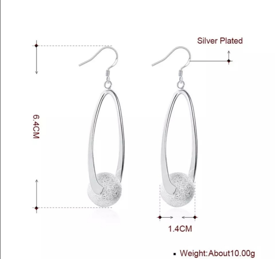 Podlouhlé dámské náušnice s pískovanou kuličkou