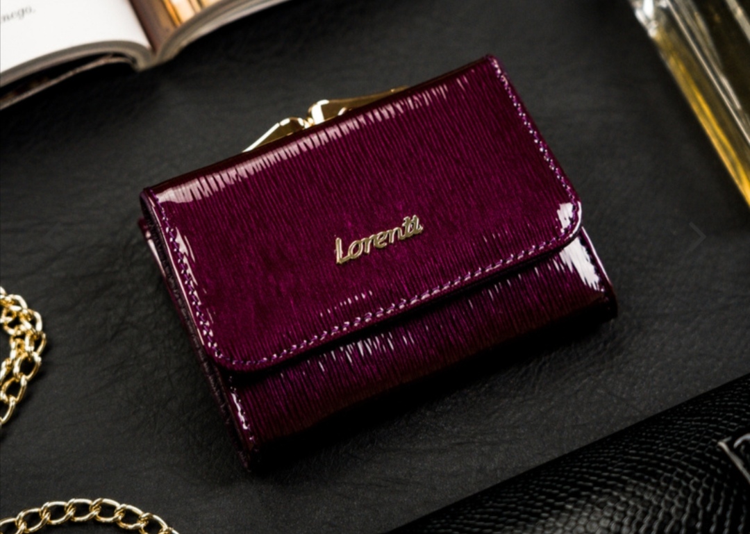 Malá dámská kožená lakovaná peněženka Lorenti fialová 