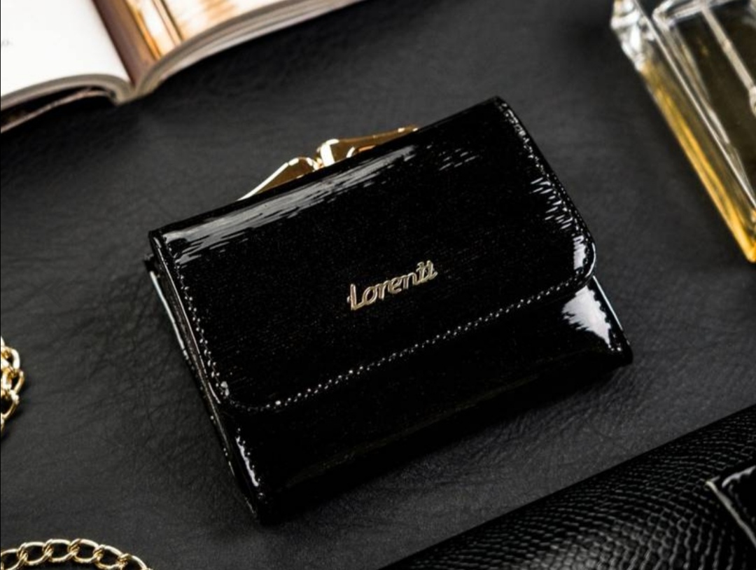 Malá dámská kožená lakovaná peněženka Lorenti černá