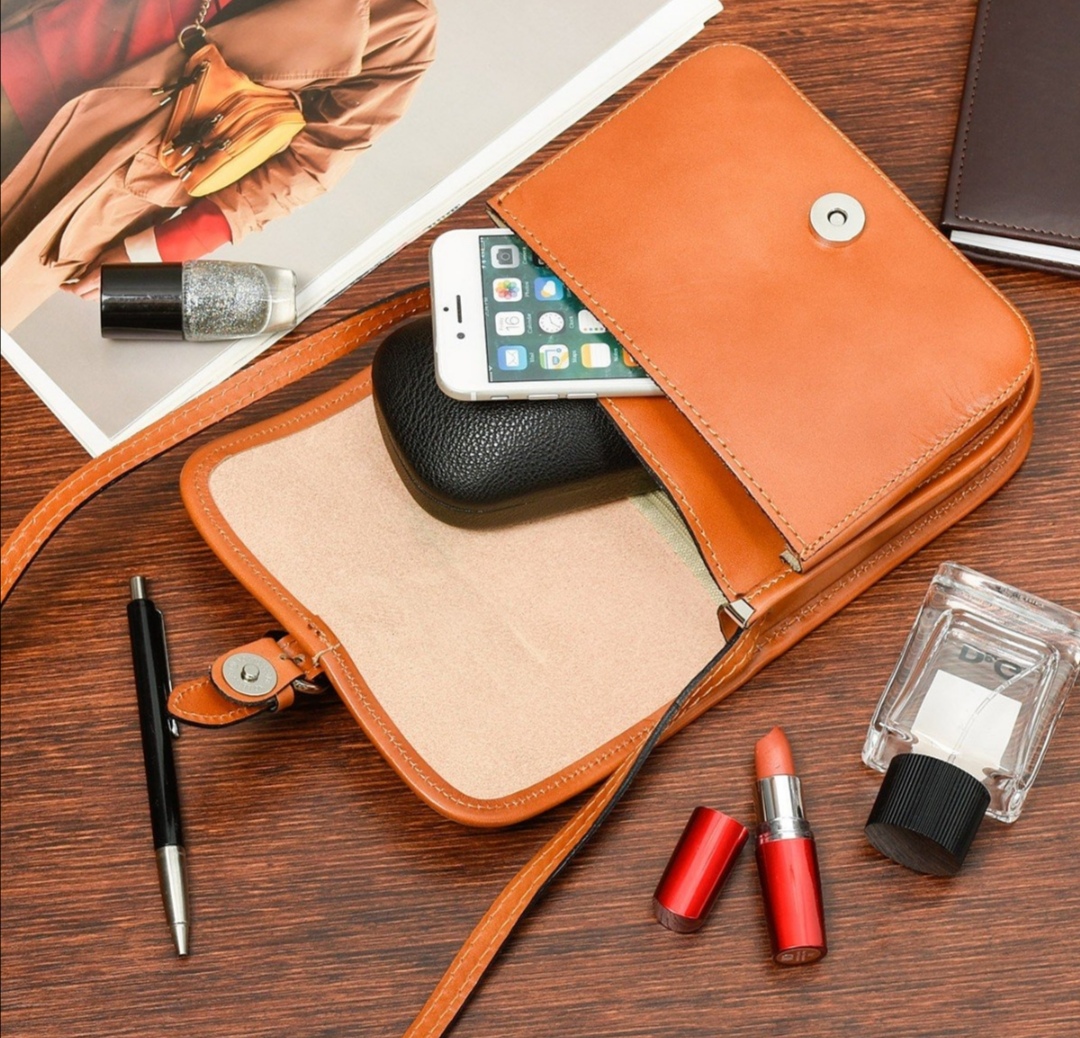 Malá dámská kožená kabelka Beltimore 