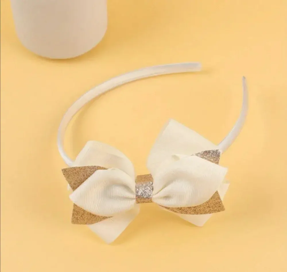 Dětská čelenka s mašlí se zlatým zdobením béžová 