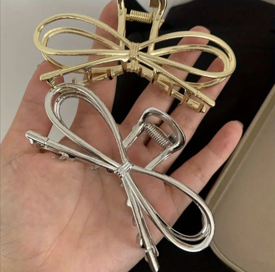 Velký kovový skřipec do ve tvaru mašle ve dvou barevných variantách 