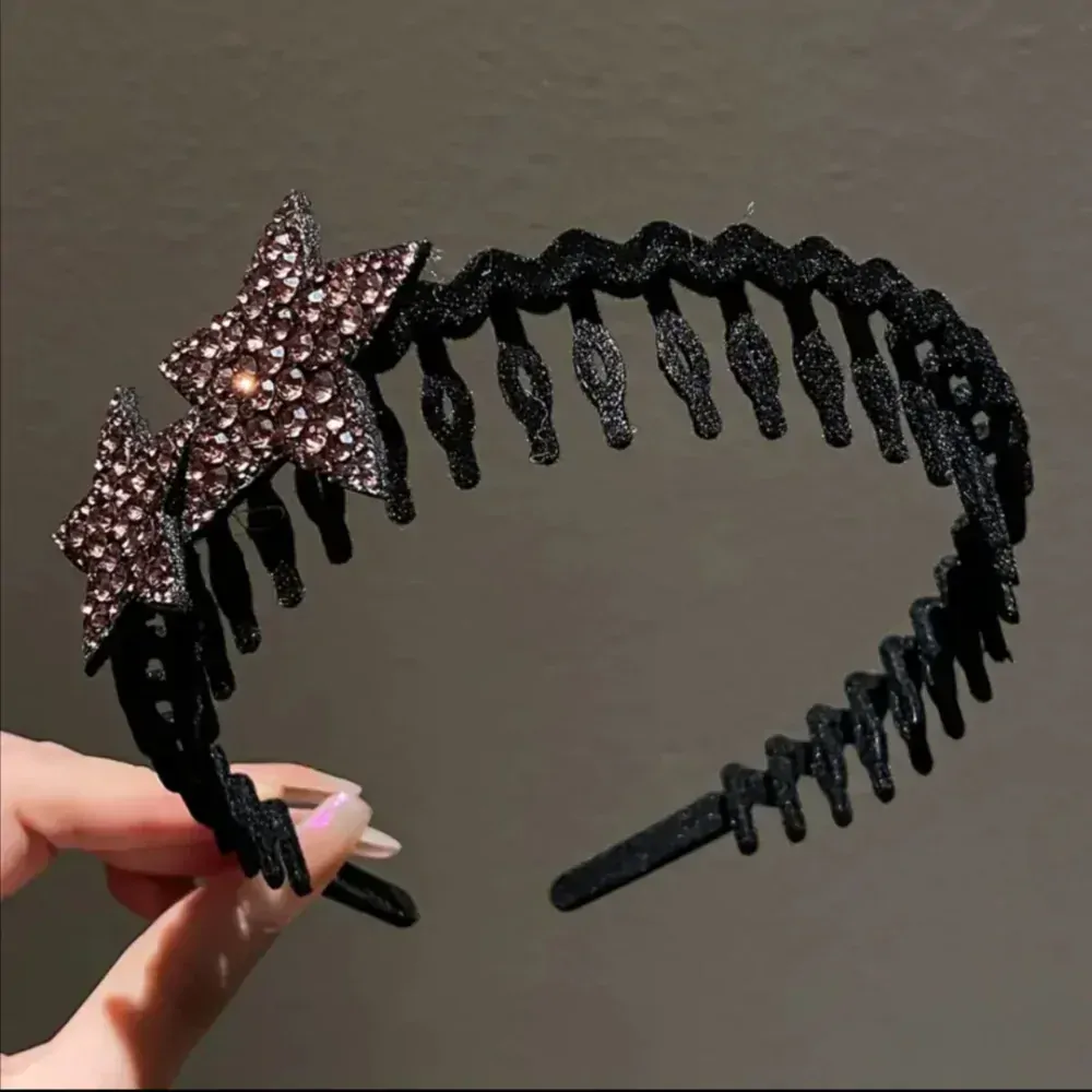 Černá čelenka s vínovou hvězdou