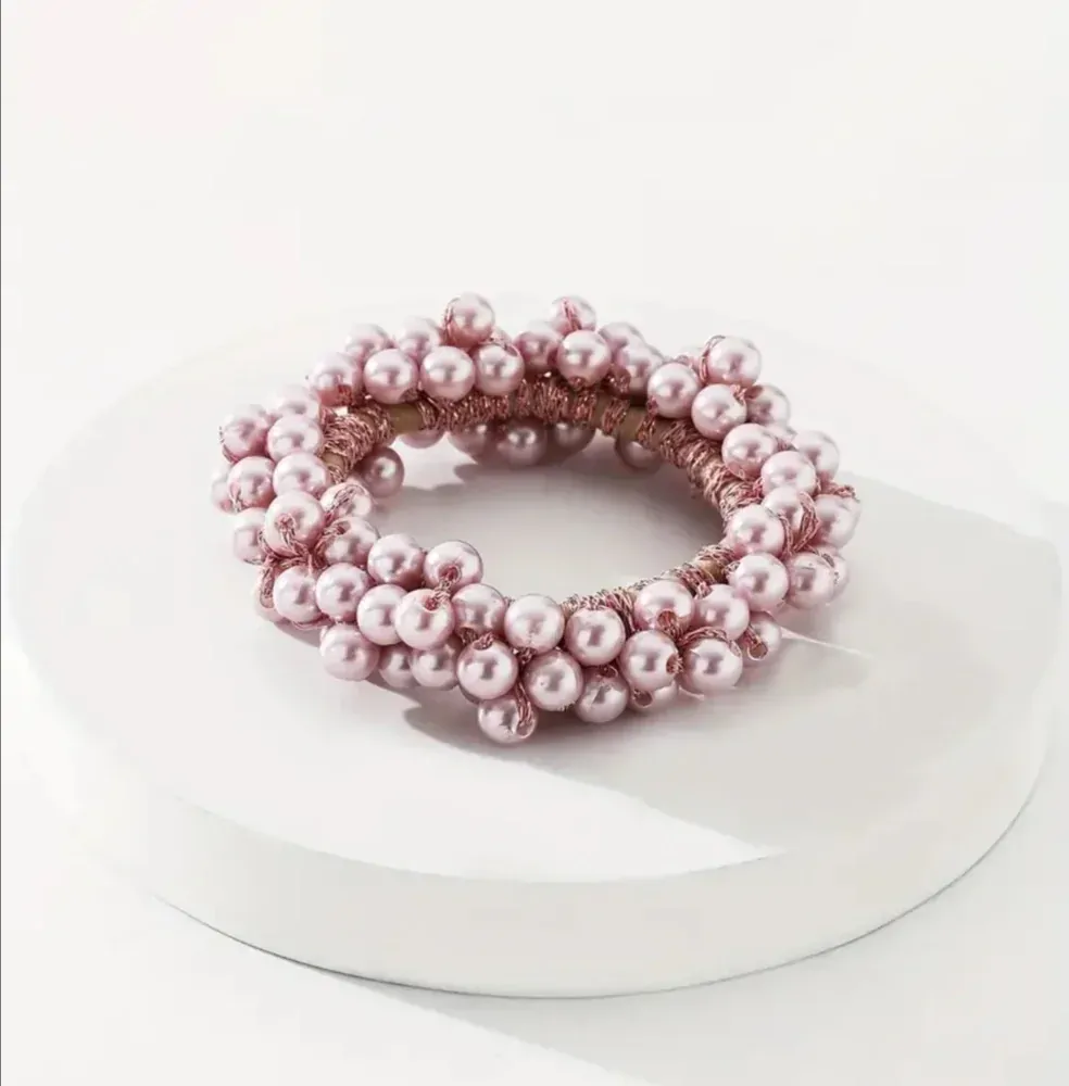 Gumička do vlasů s umělými perličkami růžová 