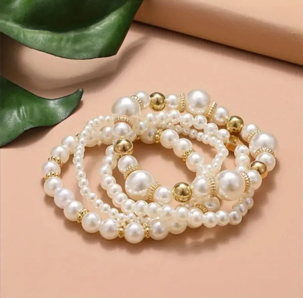  Krásná 4 dílná sada náramků s perličkami 