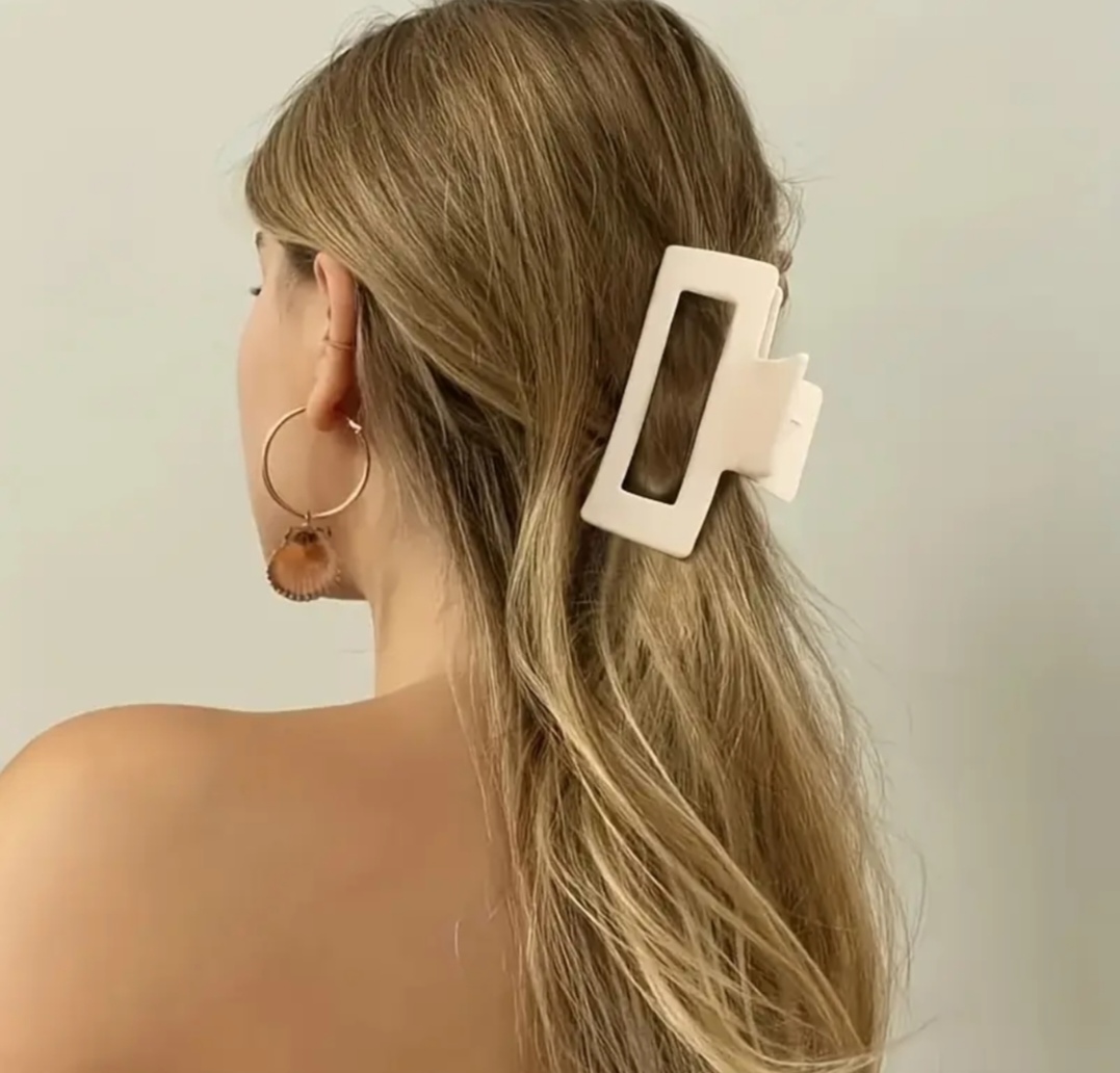 Sada 4 velkých skřipců do vlasů bílá káva