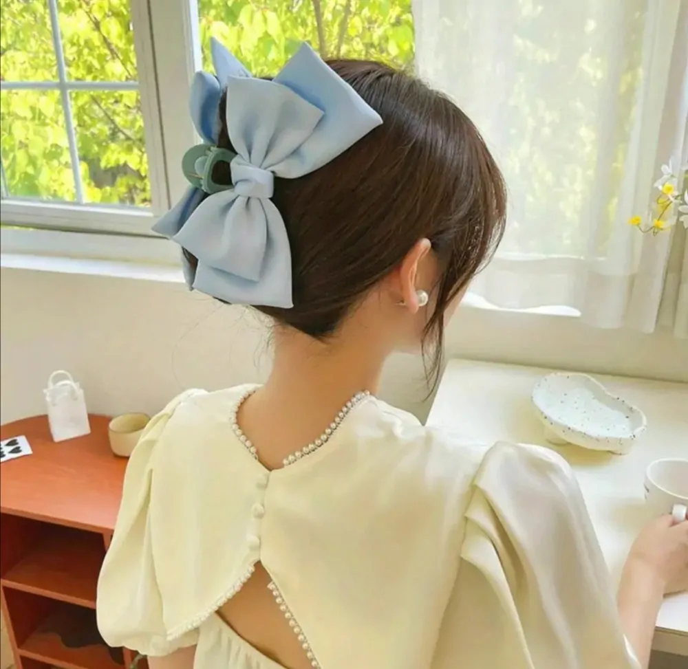 Velká saténová spona do vlasů modrá