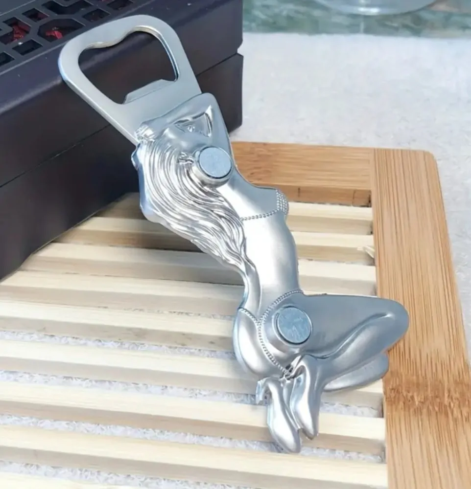 Otvírák lahví sexy žena v plavkách s magnety 