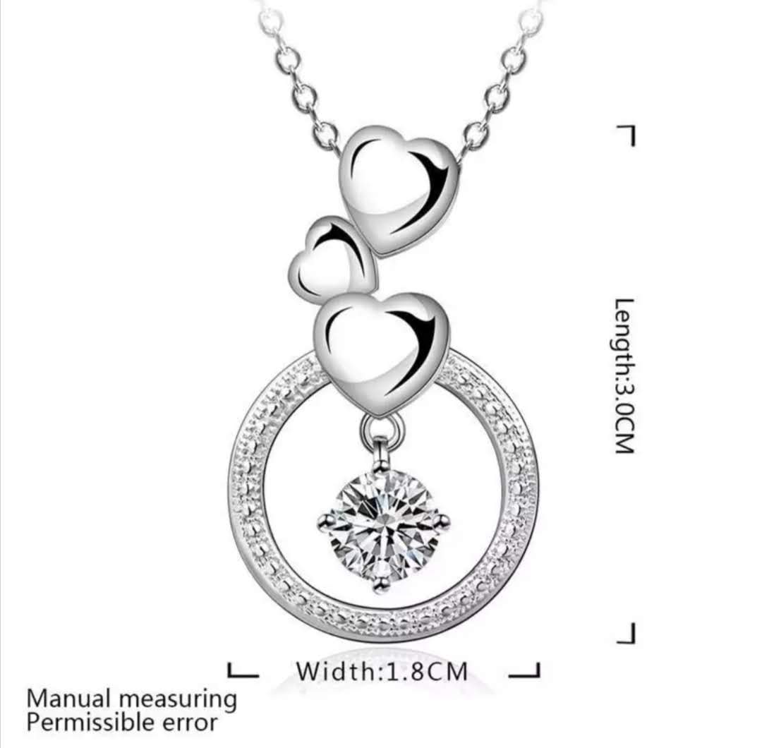 Řetízek s přívěskem 3 srdcí