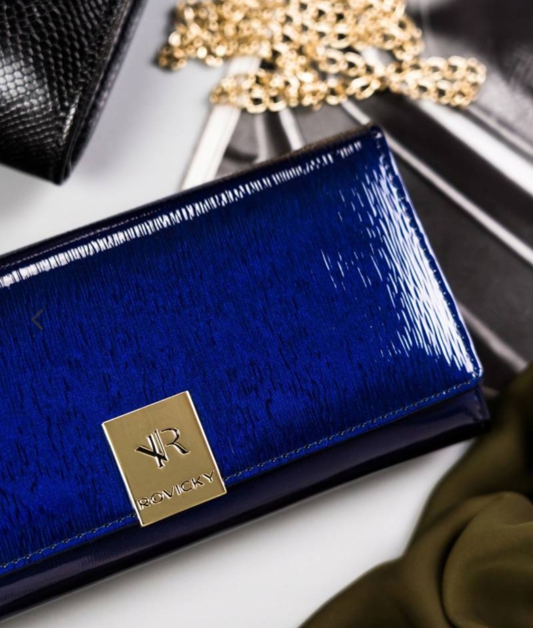 Velká dámská kožená lakovaná peněženka na patentku a zipy Rovicky modrá 