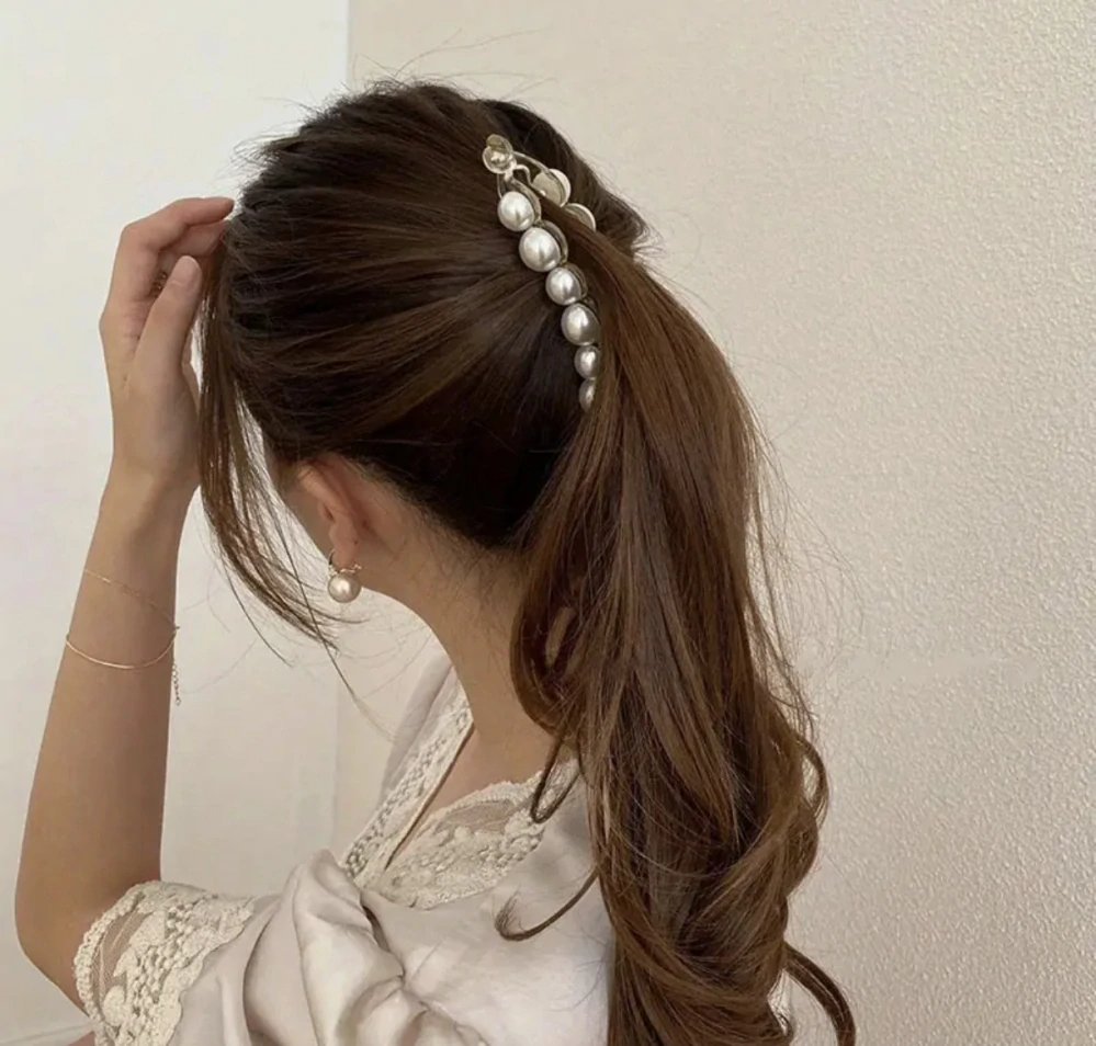 Elegantní vlasová spona na culík s perličkami