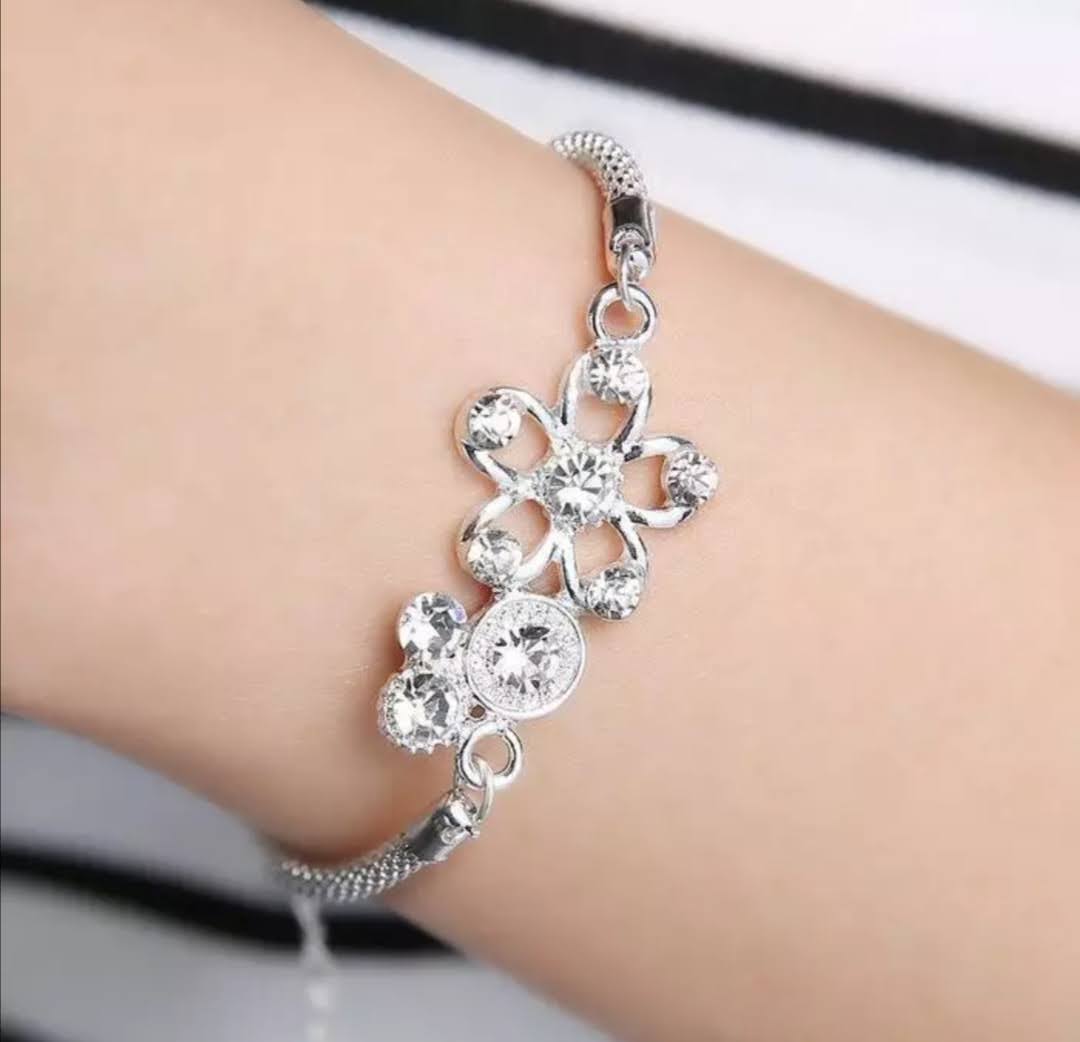 Náramek pro ženy s květinou