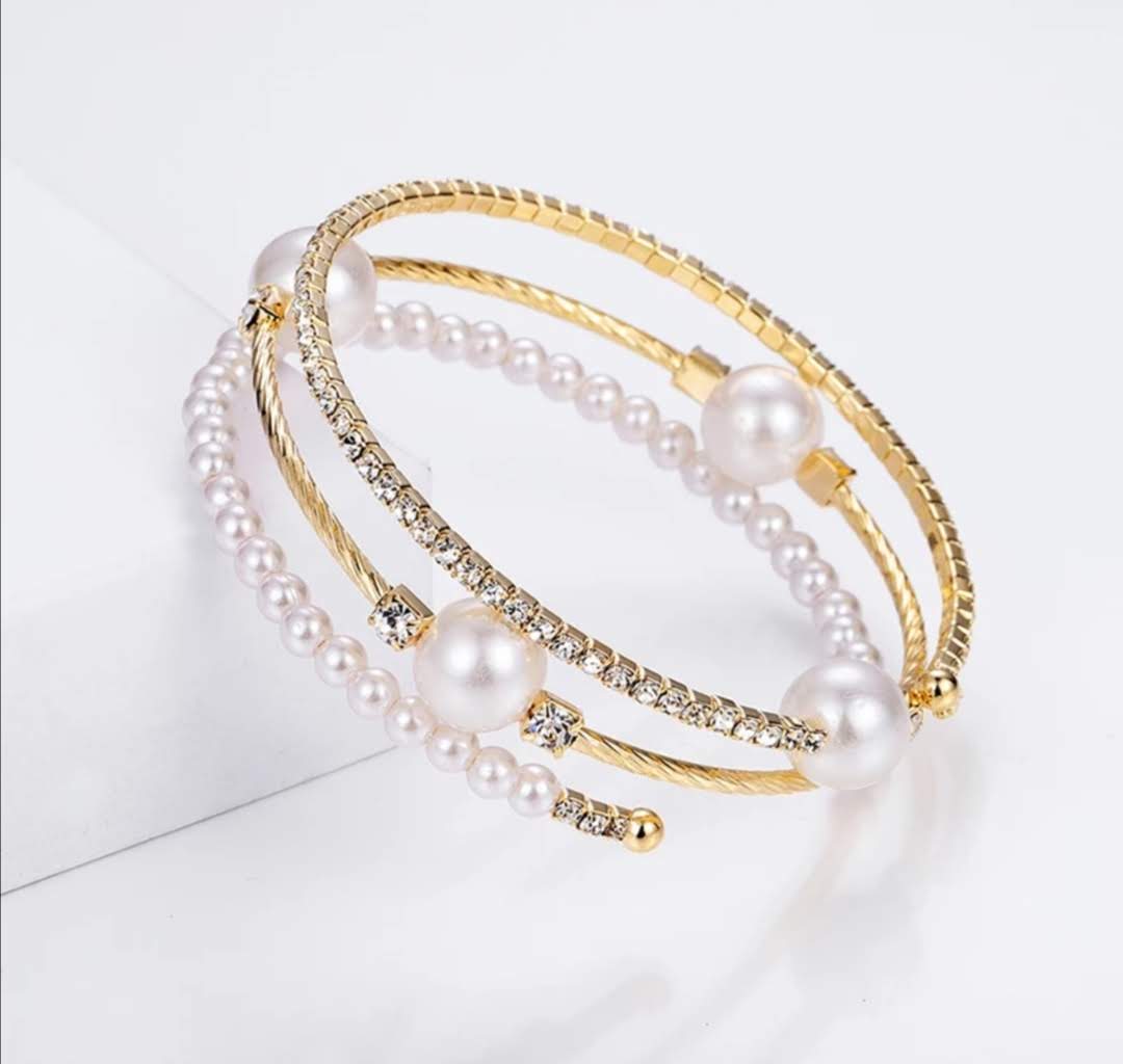 Krásný dvouvrstvý náramek s perličkami