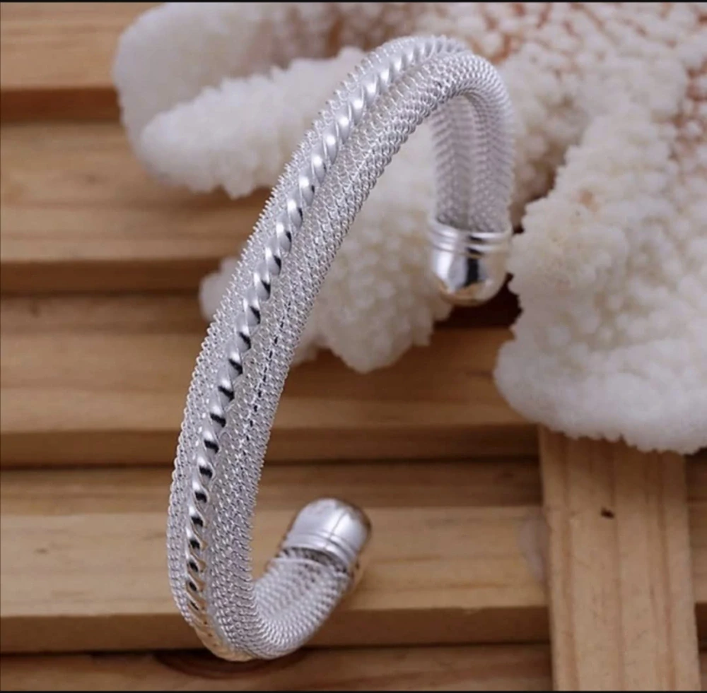 Luxusní náramek Silver Weave Elegance
