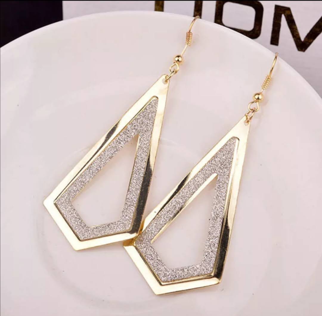 Dlouhé lehké náušnice 8 cm