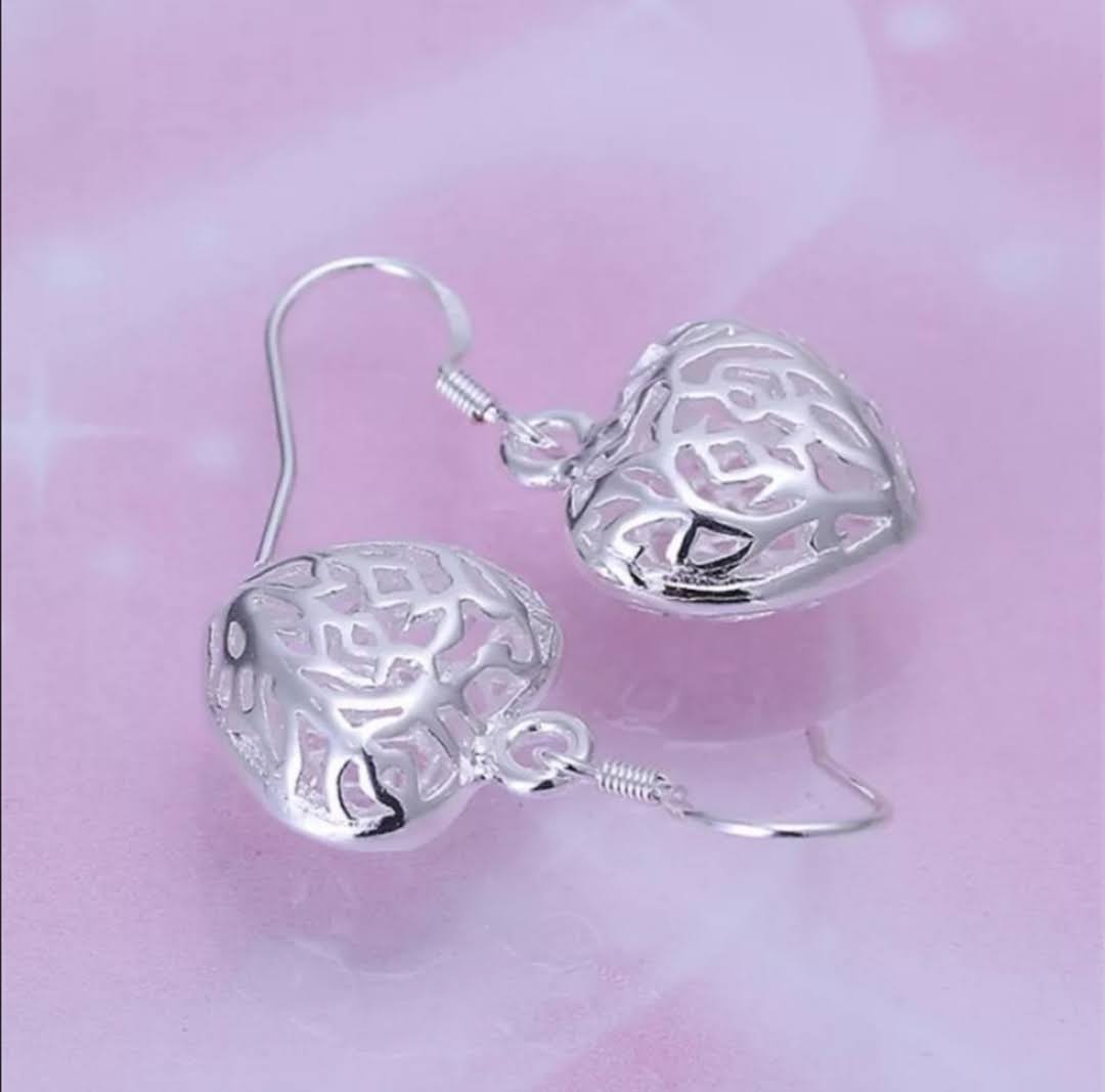 Jemné náušnice ve tvaru srdce