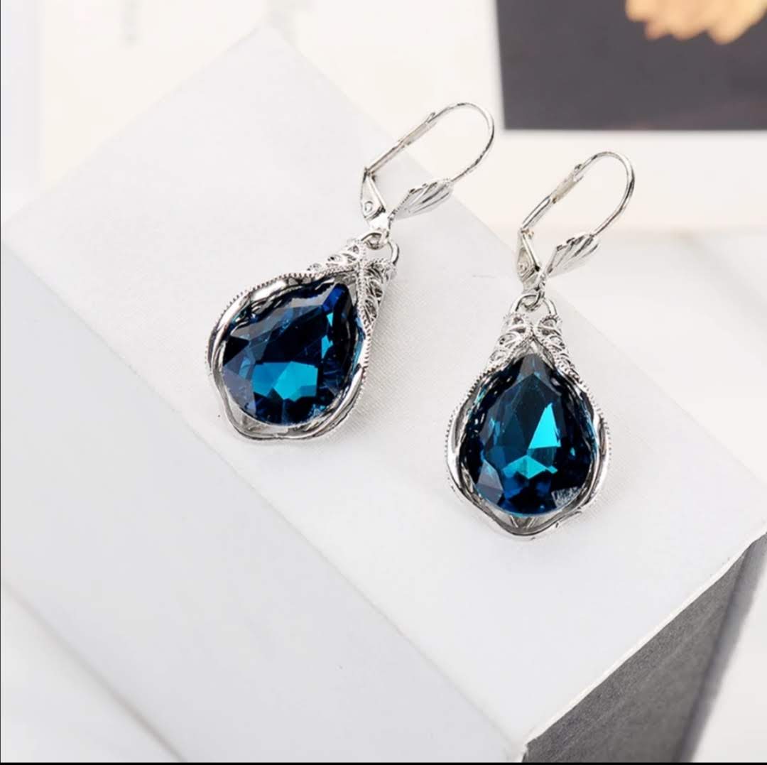 Luxusní orientální náušnice 4,4x1,6 cm