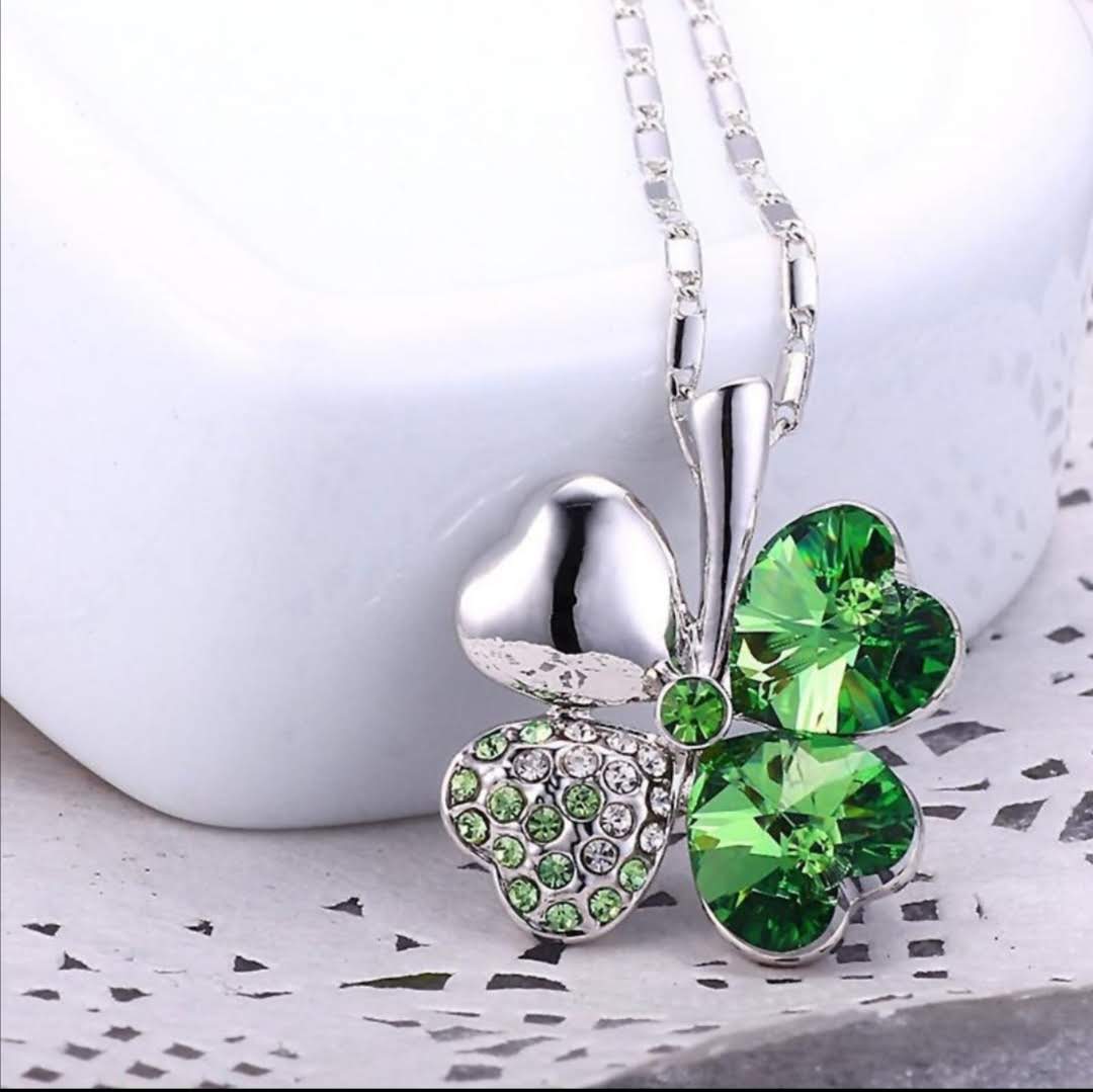 Řetízek s přívěskem čtyřlístek 