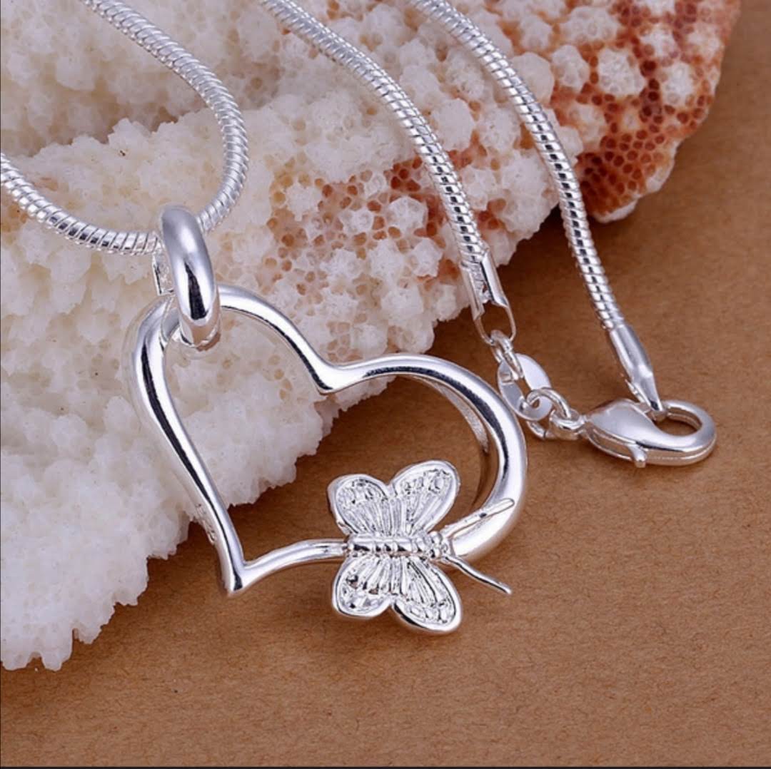 Řetízek s přívěskem srdce ,motýl