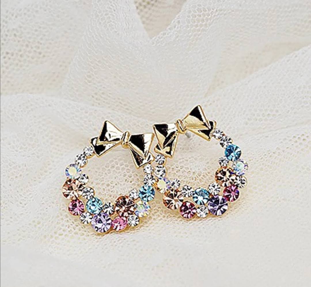 Jemné náušnice s mašličkou a krystaly