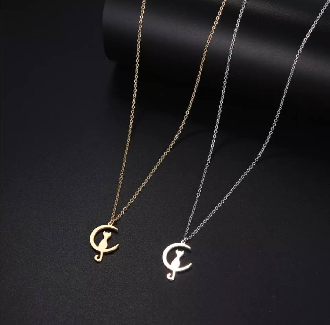 Řetízek s přívěskem kočka na měsíci