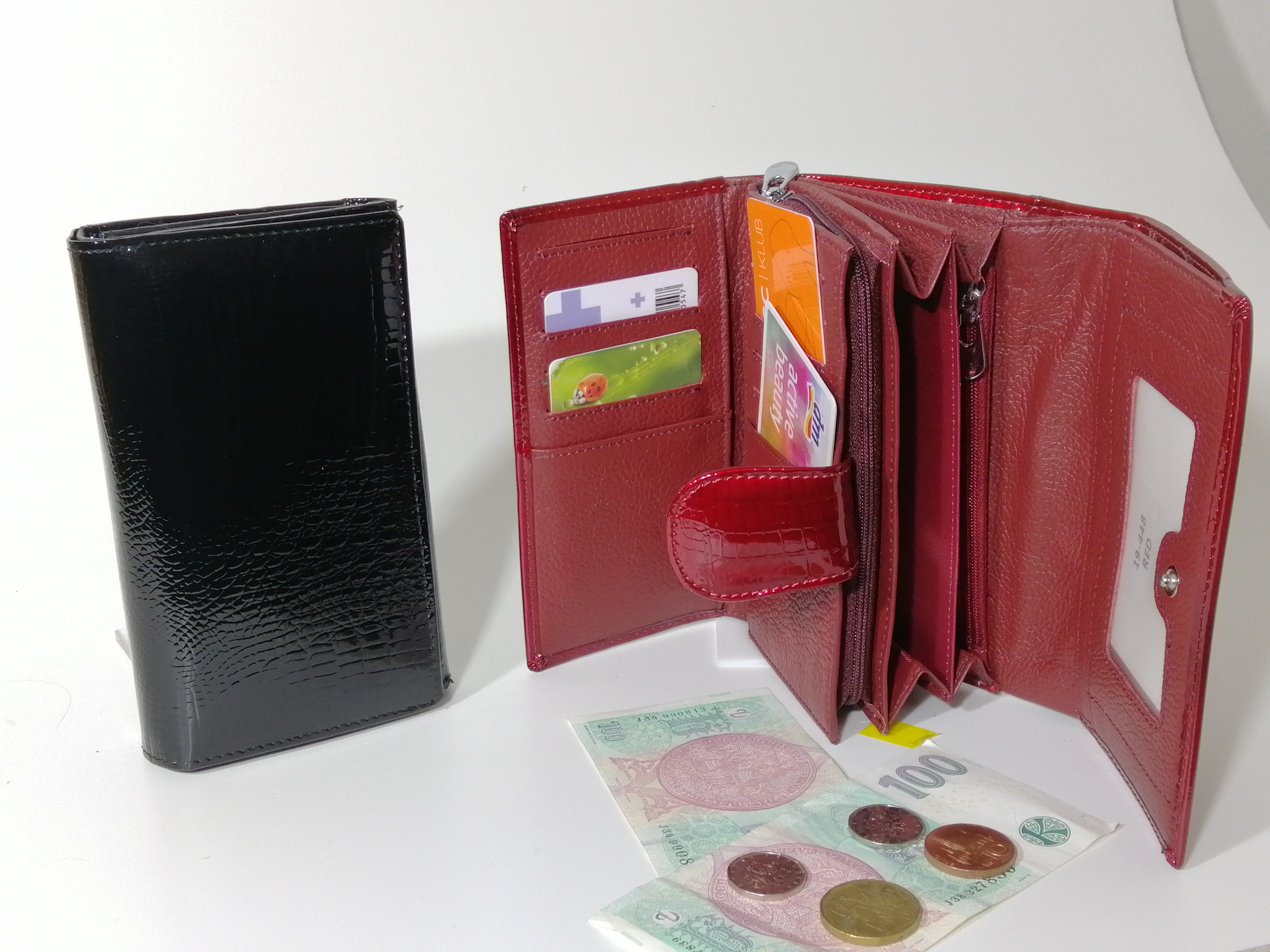 Kožená střední lakovaná peněženka hadí vzor