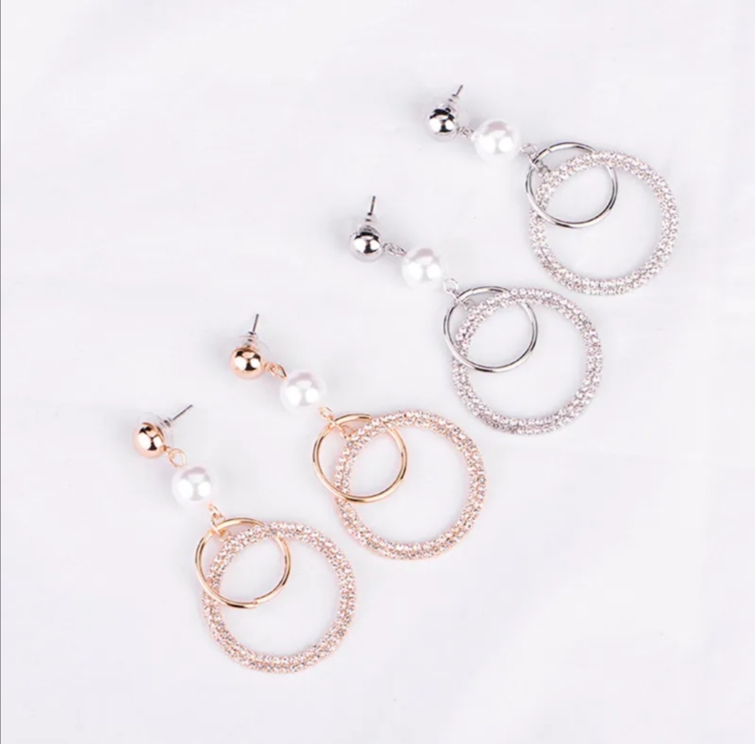 Dlouhé krásné náušnice dvojitý kruh s perličkou