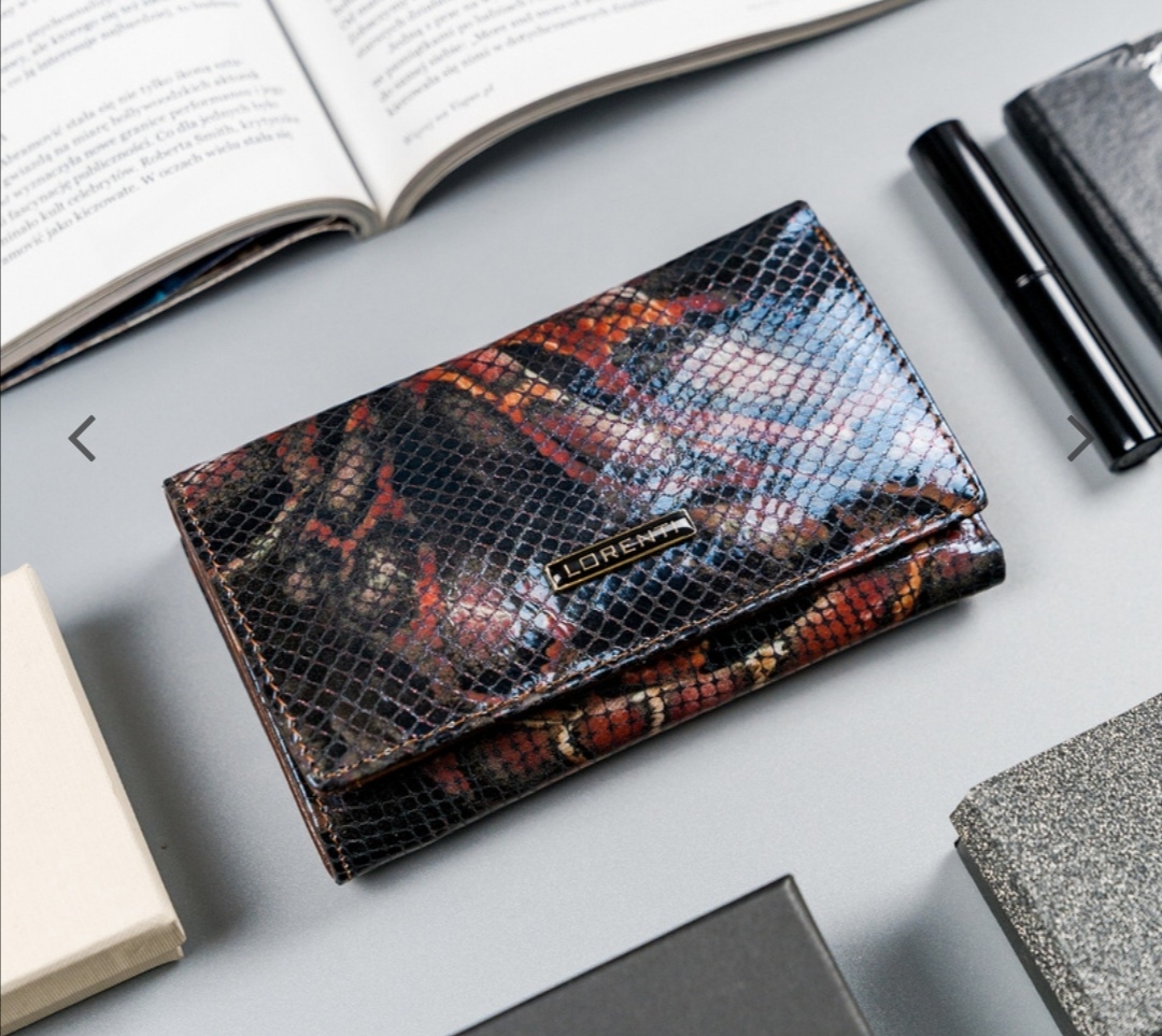 Střední dámská kožená lakovaná peněženka Lorenti hadí vzor