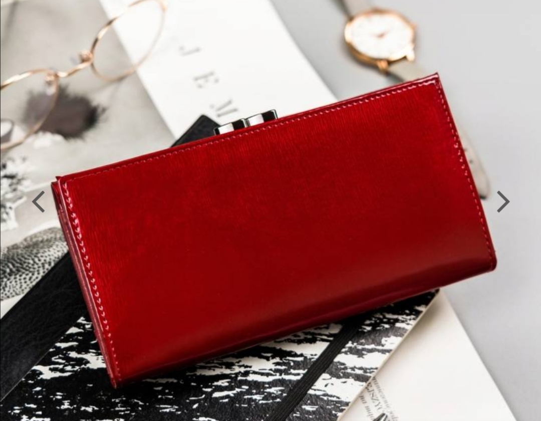 Prostorná dámská kožená lakovaná peněženka Cavaldi s černým pruhem 