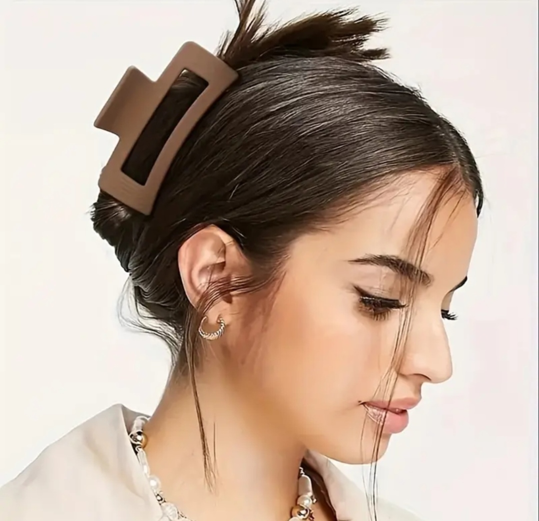 Sada 4 velkých skřipců do vlasů bílá káva