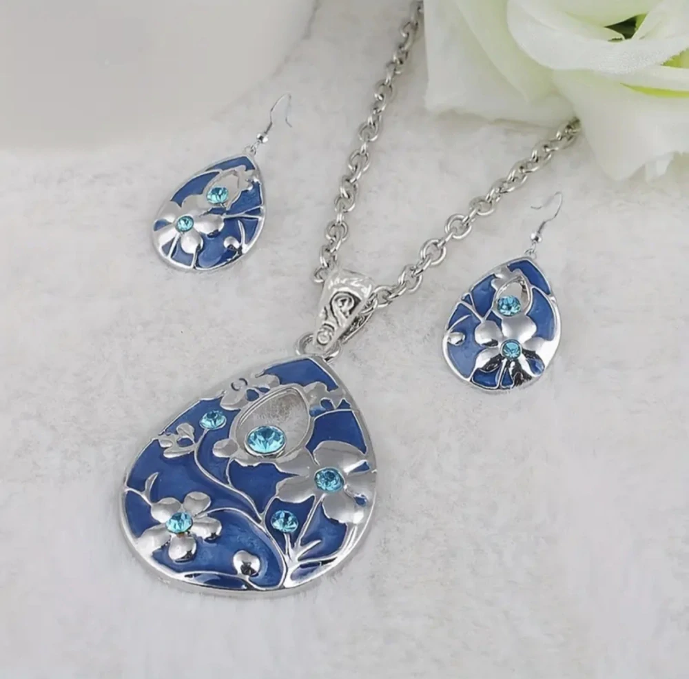 Sada šperků s květinovým vzorem - 2 varianty 