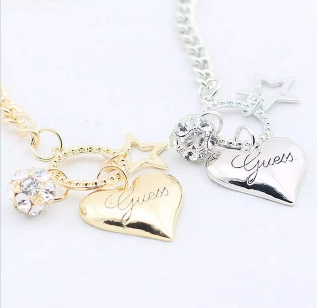 Krásný módní náramek pro ženy