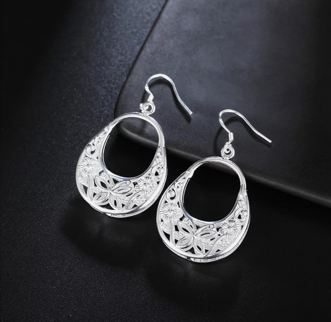 Nádherně zdobené visací náušnice 3,5x3 cm