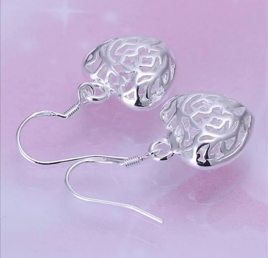 Jemné náušnice ve tvaru srdce