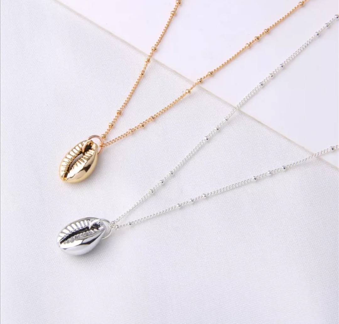 Řetízek s přívěskem mušličky