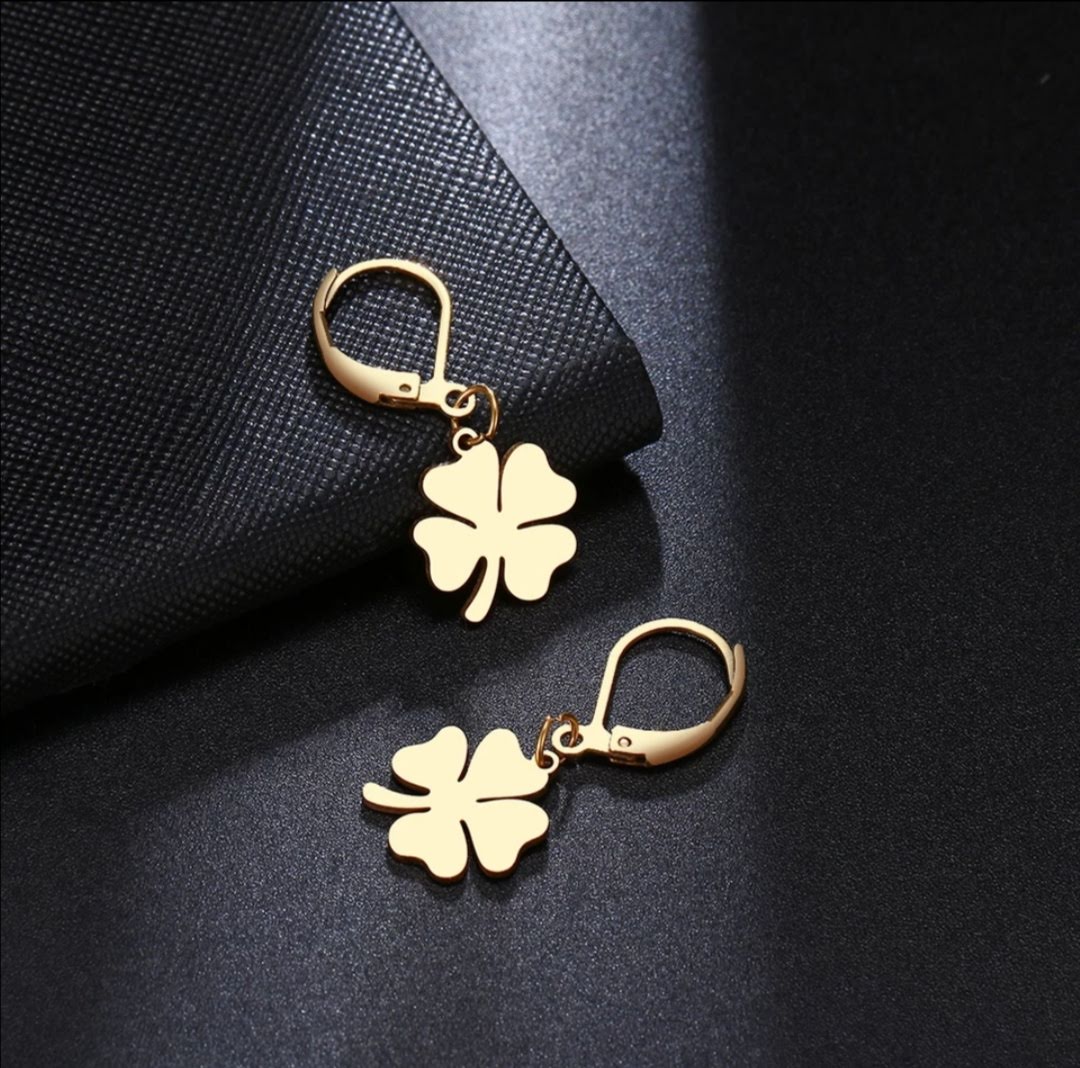 Jemné náušnice čtyřlístek