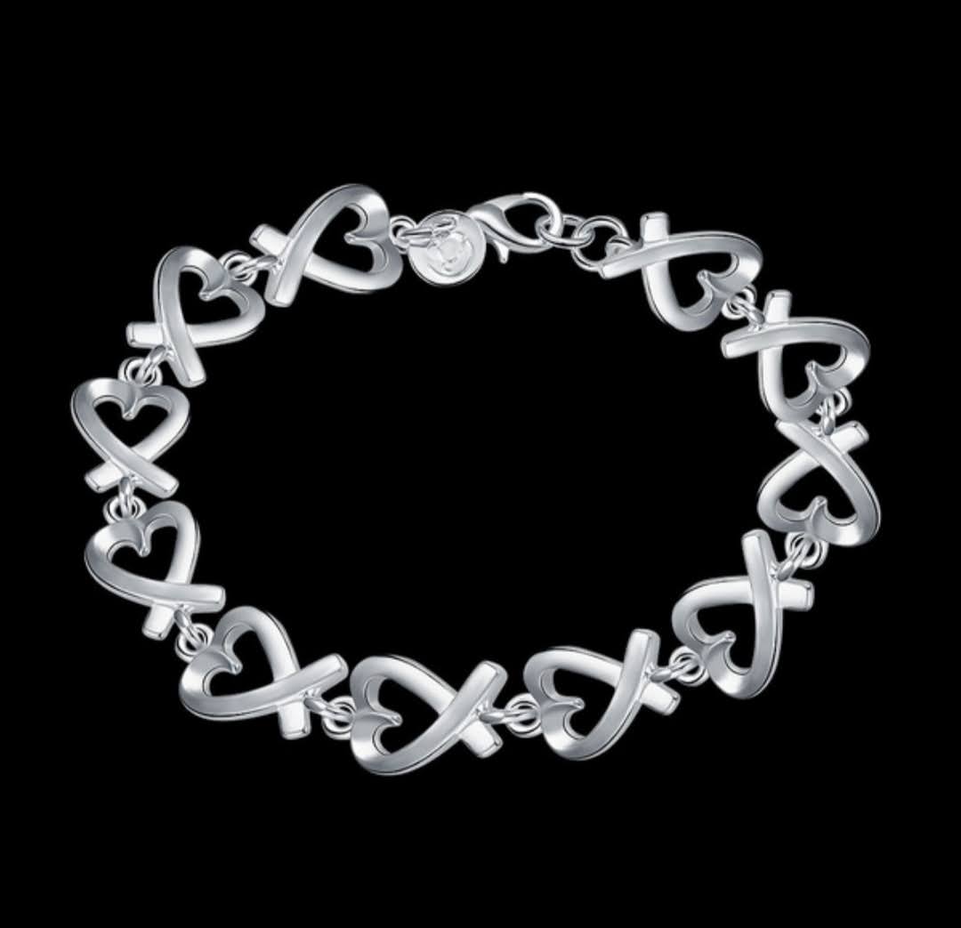 Řetízkový náramek spojená srdce