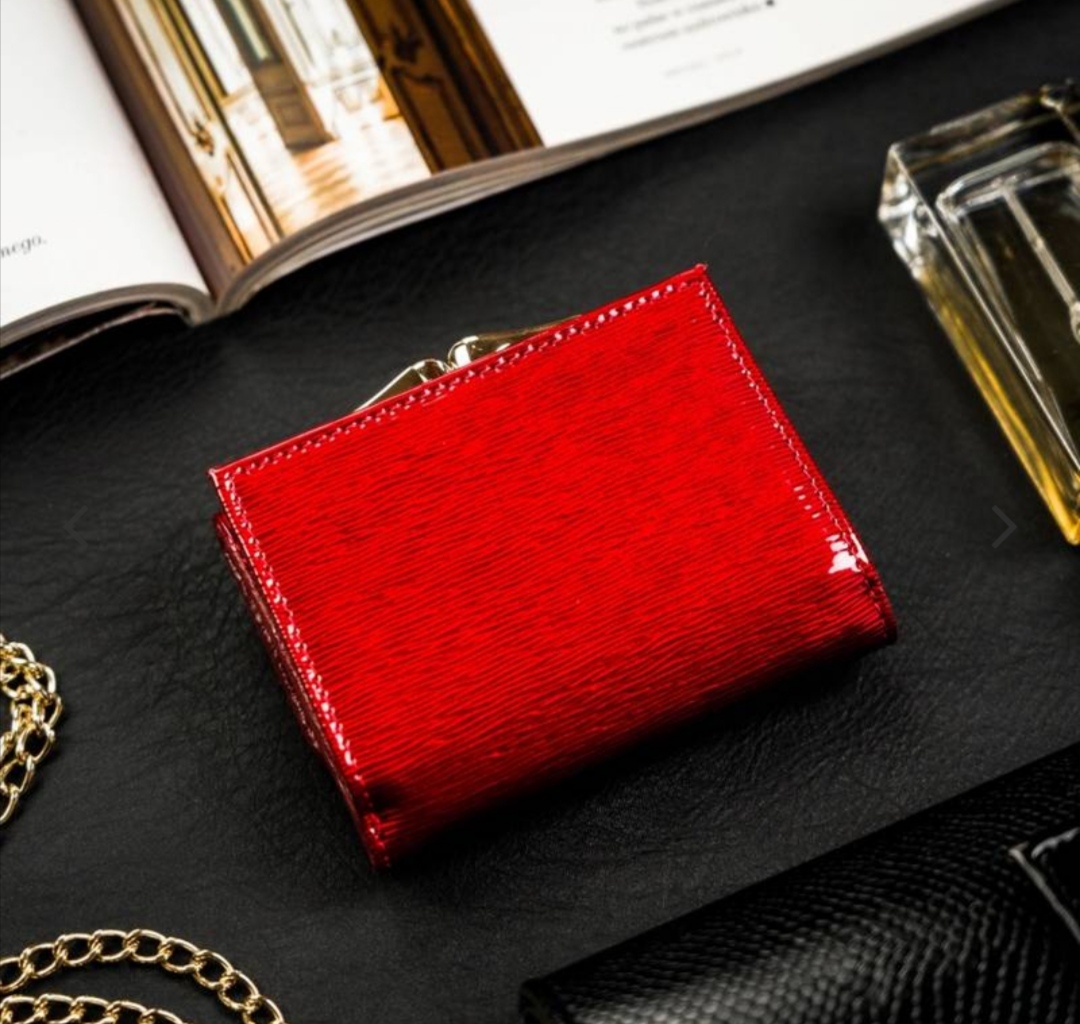 Malá dámská kožená lakovaná peněženka Lorenti červená 