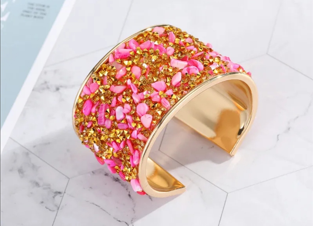 Luxusní dámské náramky v pěti barevných variantách 