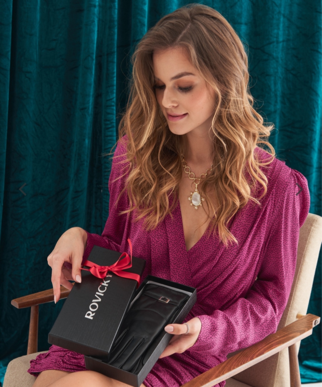 Dámské kožené zateplené rukavice s přezkou 