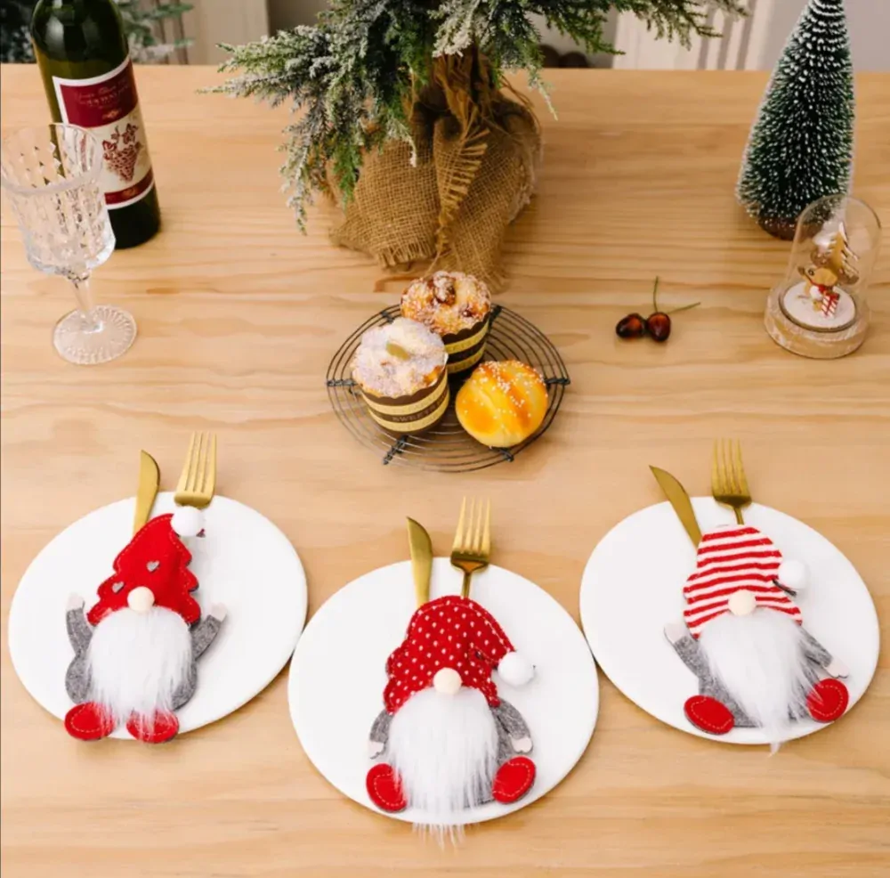 Vánoční obal na příbory skřítek 