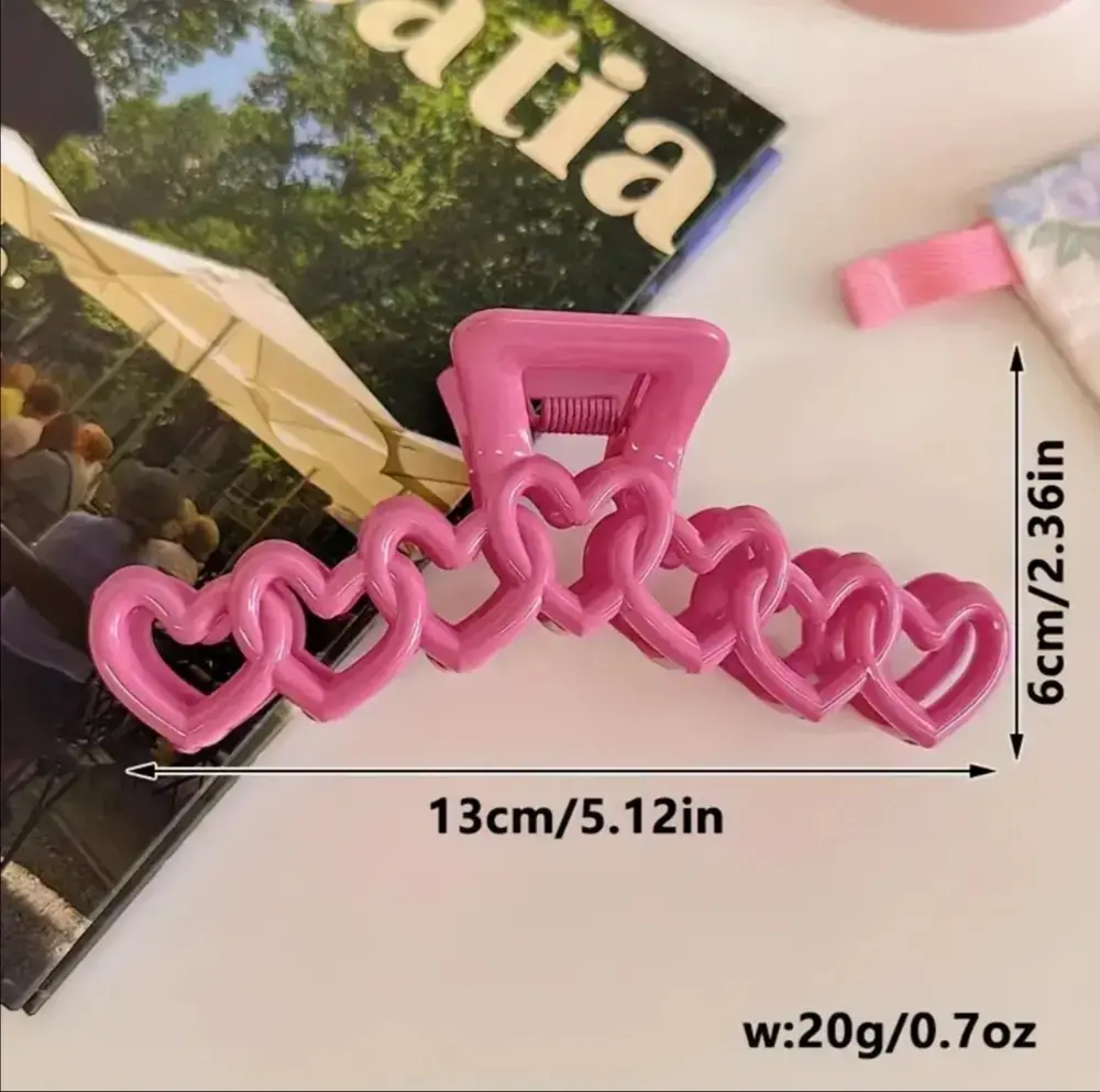 Velký skřipec do vlasů se srdíčky ve dvou barevných variantách 