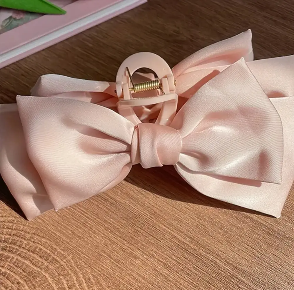 Velká saténová spona do vlasů růžová 